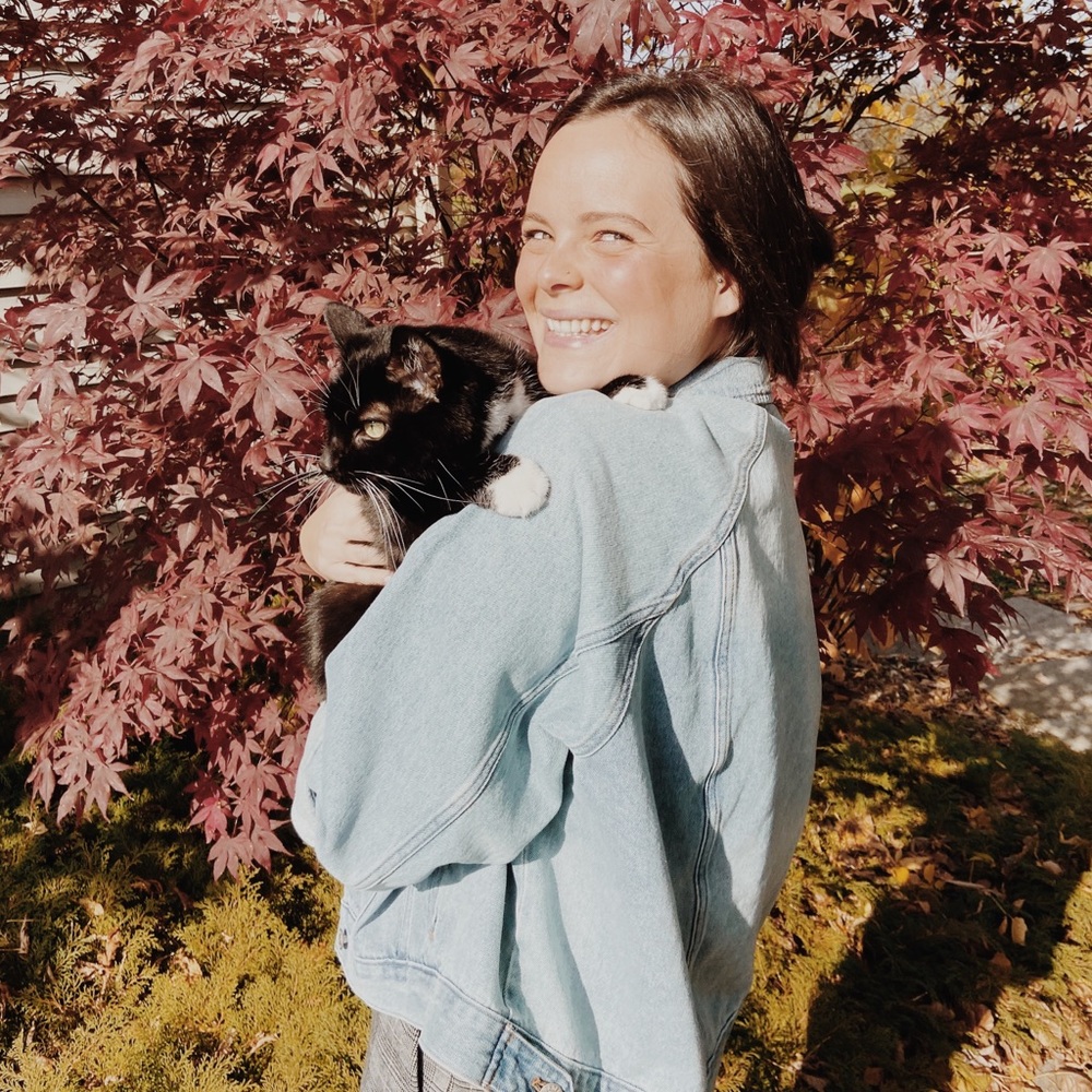 Meet your Posher, Emily